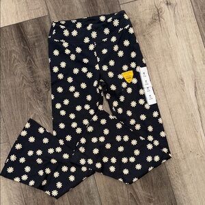 Cat & Jack Black Daisy Print Leggings with Yellow Accents